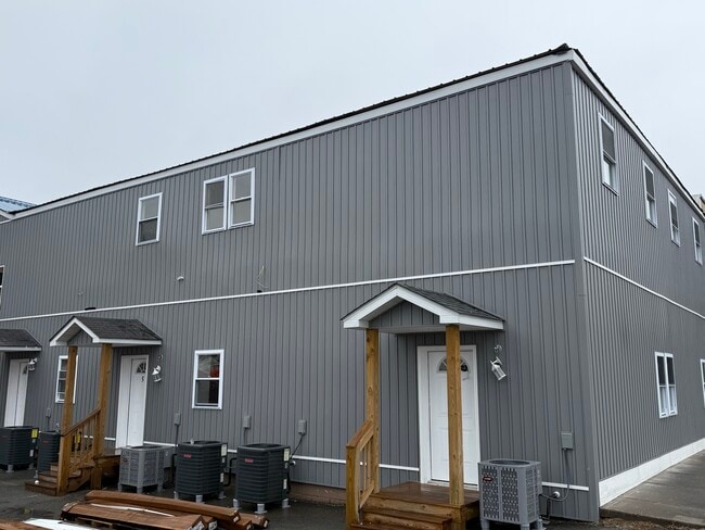 Building Photo - 1309 E Main St
