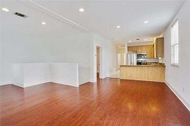 Photo - 3437 Calhoun St Apartments