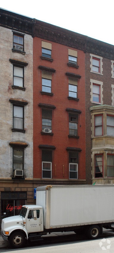 Building Photo - 2015 Walnut St