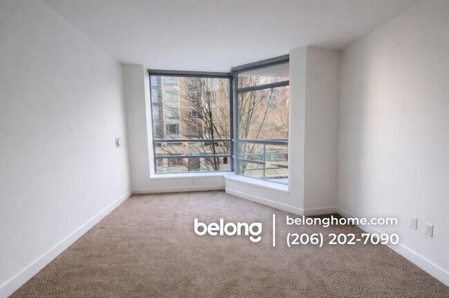 Foto del edificio - 2929 1st Ave