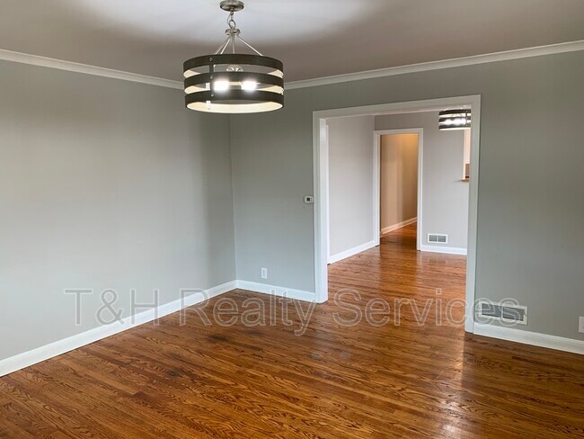 Foto del edificio - 5166 Winthrop Ave