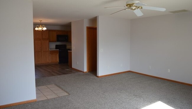 Building Photo - 397 Country Clover Dr