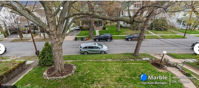 Building Photo - 4 br, 2 bath Townhome - 1720 Capouse Ave