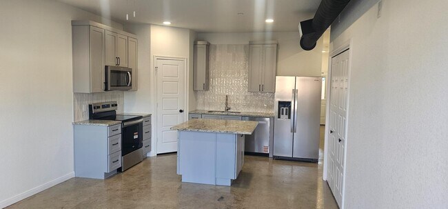 Foto del edificio - 211 E Lyndale Dr