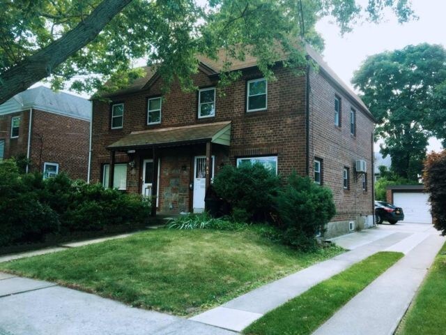 Primary Photo - 59-42 Parsons Blvd