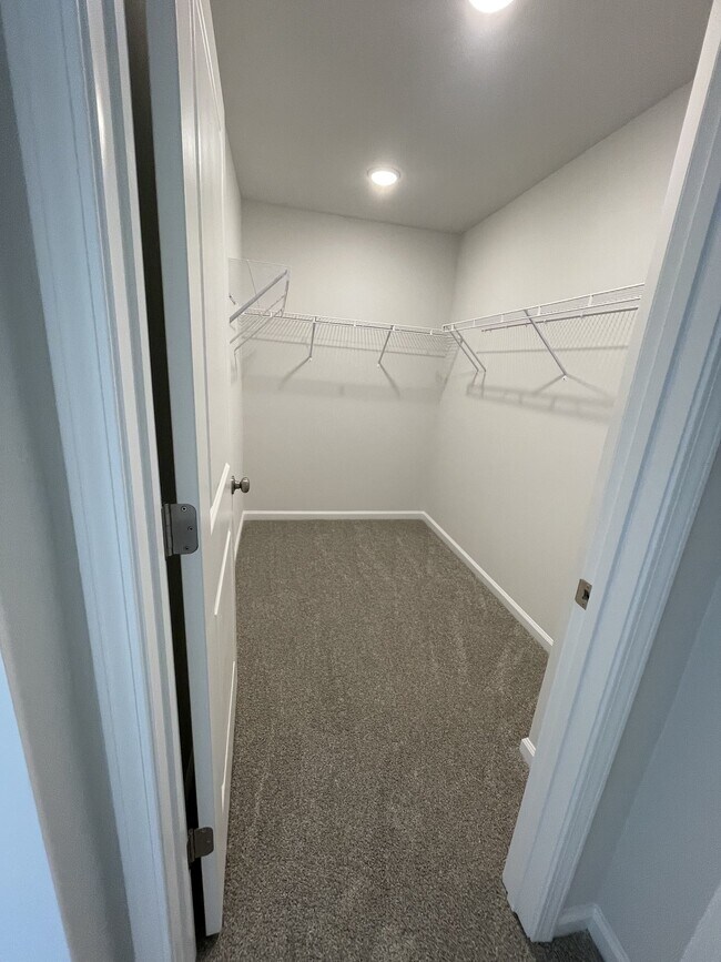 Foto del edificio - 216 Broomside Ave