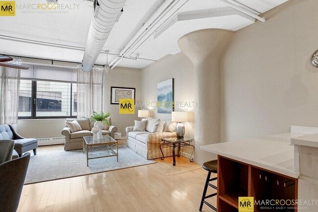 Building Photo - 96 South St