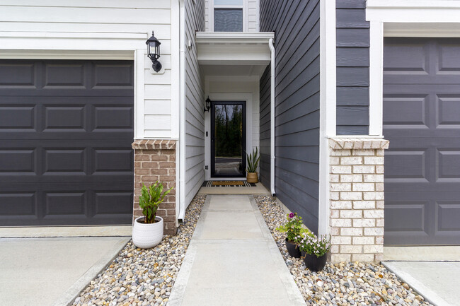 Building Photo - 14350 Ludwell Ct