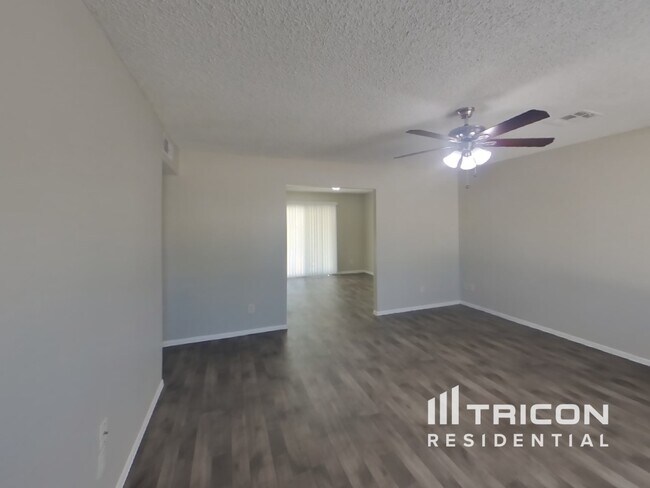 Foto del edificio - 7475 W Beryl Ave