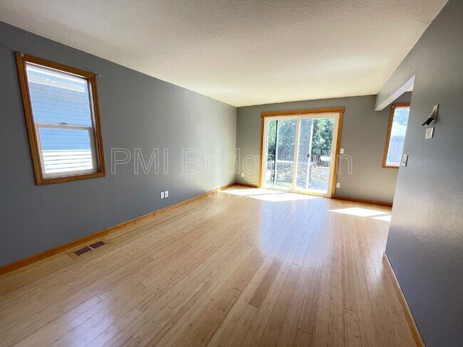 Foto del edificio - 4704 NE 28th Ave