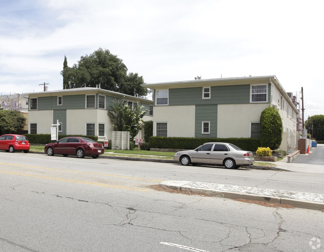 Foto principal - 4860-4874 3/4 Tujunga Ave