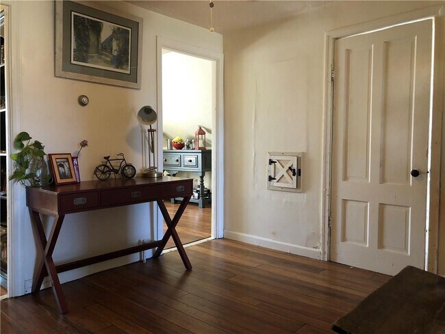 Foto del edificio - 12 Washington St