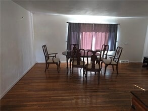 Building Photo - 55 Agar Ave