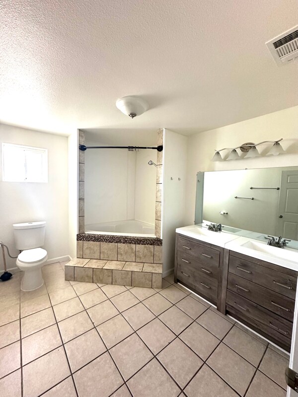 Foto del edificio - 143 E Richards St