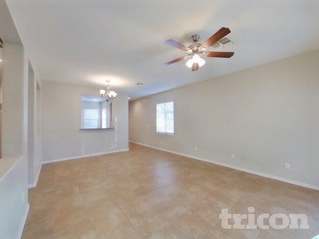 Building Photo - 723 W Dana Dr