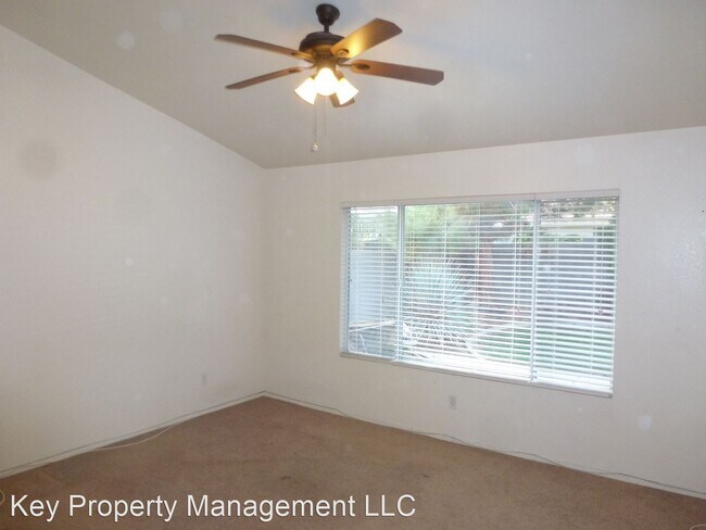 Building Photo - 3 br, 2 bath House - 527 Lennox Dr