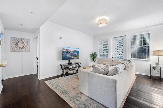 Building Photo - 225 Murcia Dr