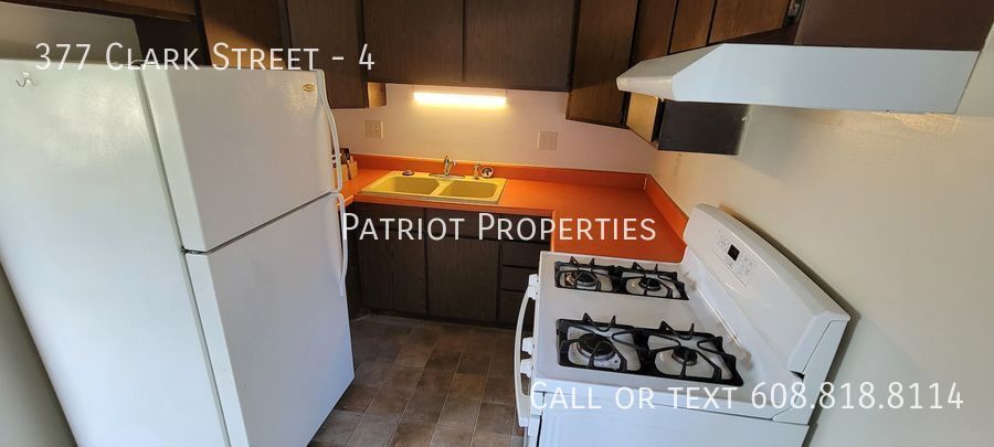 Primary Photo - 2 BEDROOM/ 1 BATH APARTMENT -ALL UTILITIES...