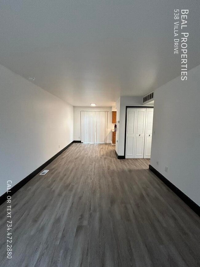 Building Photo - 538 Villa Dr