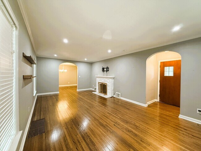 Foto del edificio - 514 S Crestway St