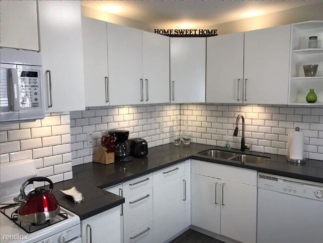 Foto del edificio - 1 br, 1 bath - 391 Oak St