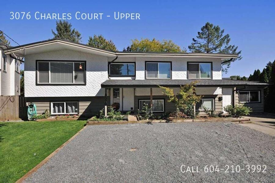 Primary Photo - Beautiful Upper Floor With Open Living Space!