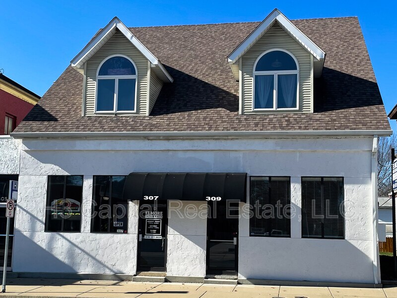 Foto principal - 307 N Illinois St