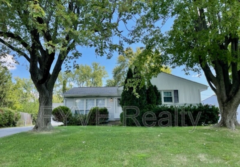 Primary Photo - 400 Bernhard Rd