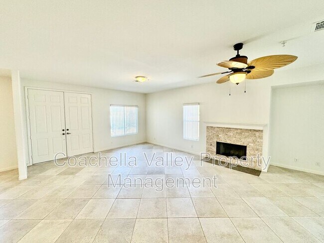 Foto del edificio - 74091 Daisy Ln