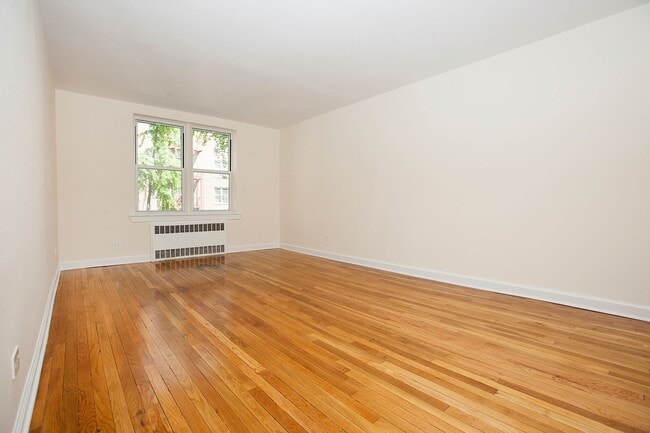 Building Photo - 67-10 108th St