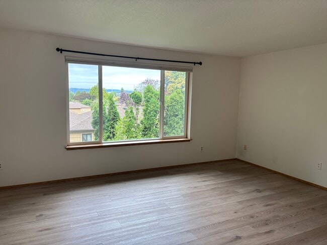 Living Room - 49 SE 60th Ave