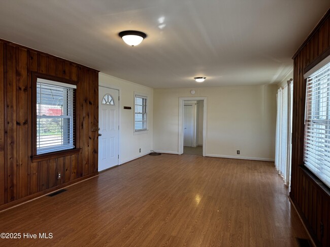 Building Photo - 5970 US-17