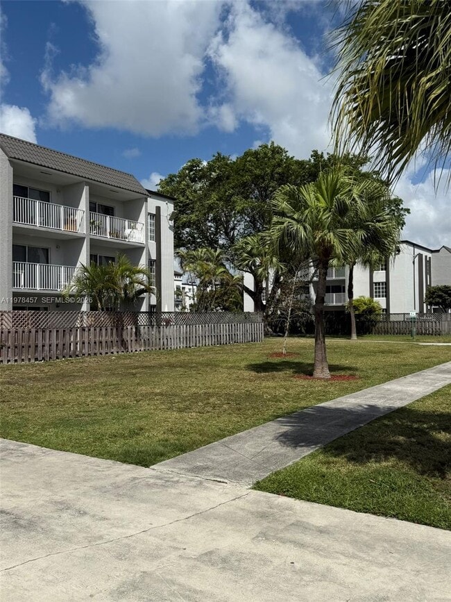 Building Photo - 5122 NW 79th Ave