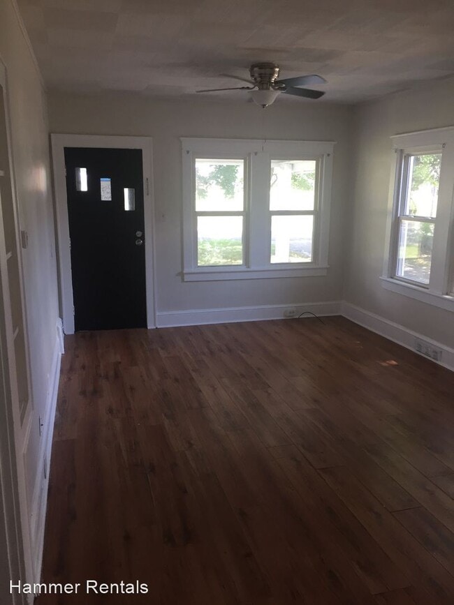 Building Photo - 3 br, 1 bath House - 426 S Brewster Rd
