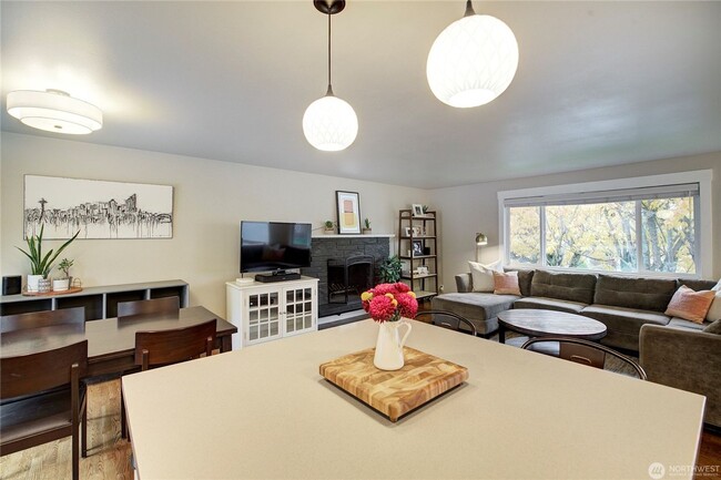 Foto del edificio - 4Bd/2Ba Renton House