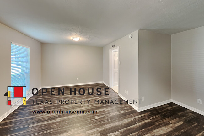 Building Photo - 1806 Castille Dr Carrollton