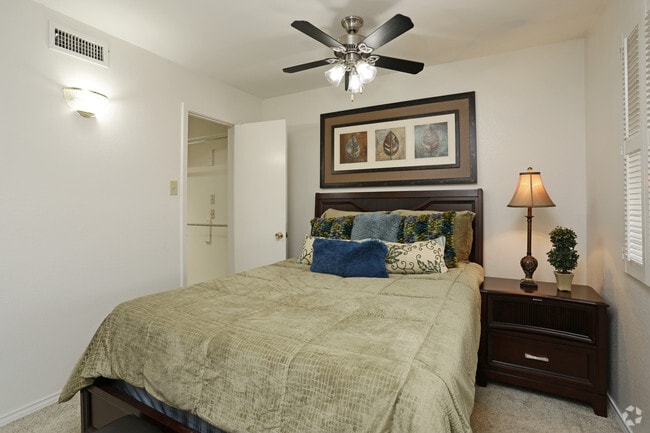 1HAB, 1BA - 550 ft² - Suite C - Habitación - Crest Oasis