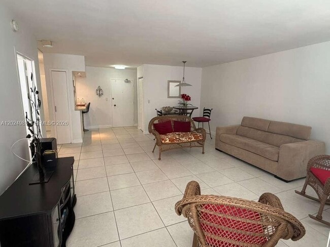 Building Photo - 5313 Collins Ave