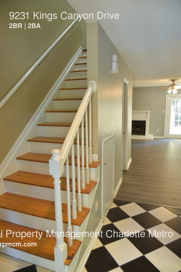 Building Photo - 9231 Kings Canyon Dr