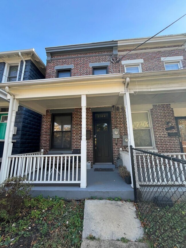 Building Photo - Beautiful 2 BR/1.5 BA Townhome in Anacostia!