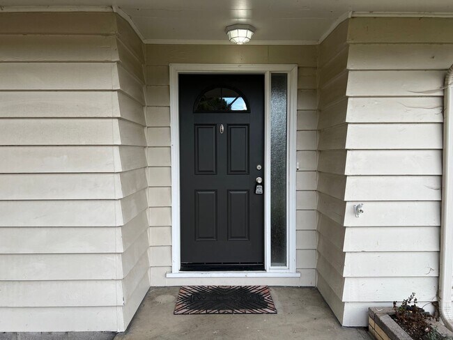 Foto del edificio - 3 bedroom 1 bathroom single level home!