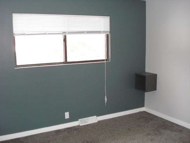 spacious bedroom - 1200 2nd St