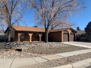 8620 Liberty Dr NE
