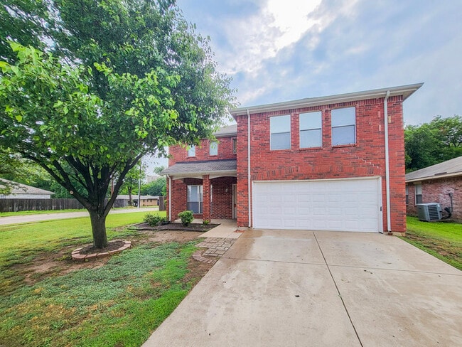 Huge home features 4 bedrooms & 2.5 baths for Rent! - Huge home features 4 bedrooms & 2.5 baths for Rent!