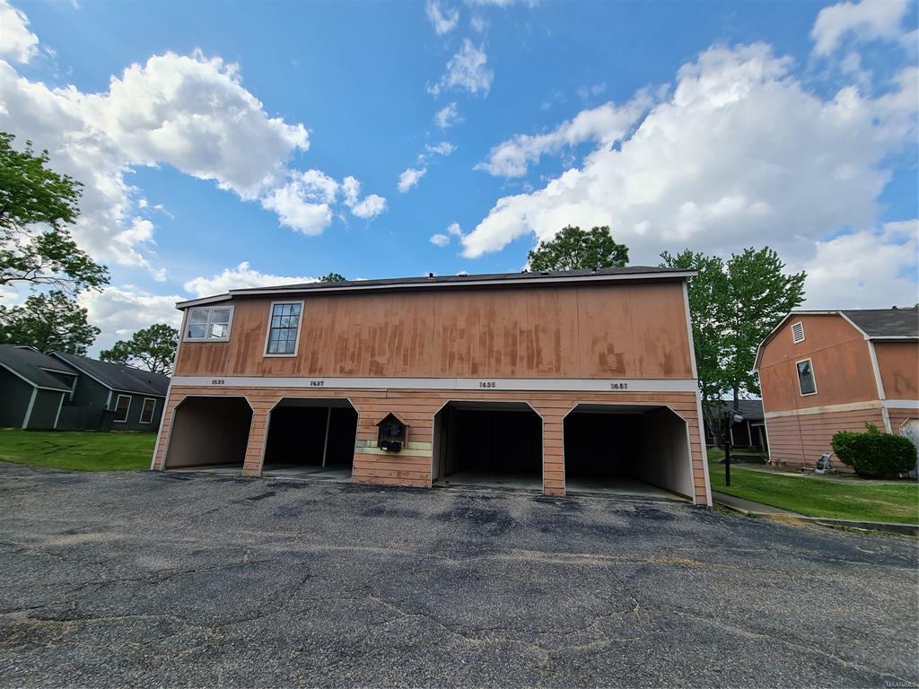 Primary Photo - 1625 E Trinity Blvd