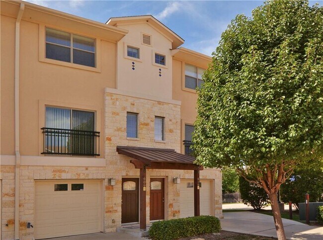 Foto del edificio - 13420 Lyndhurst St