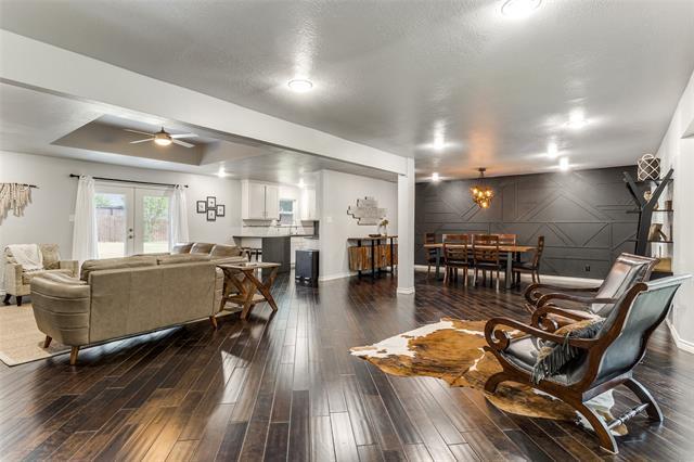 Building Photo - 2506 Custer Pkwy
