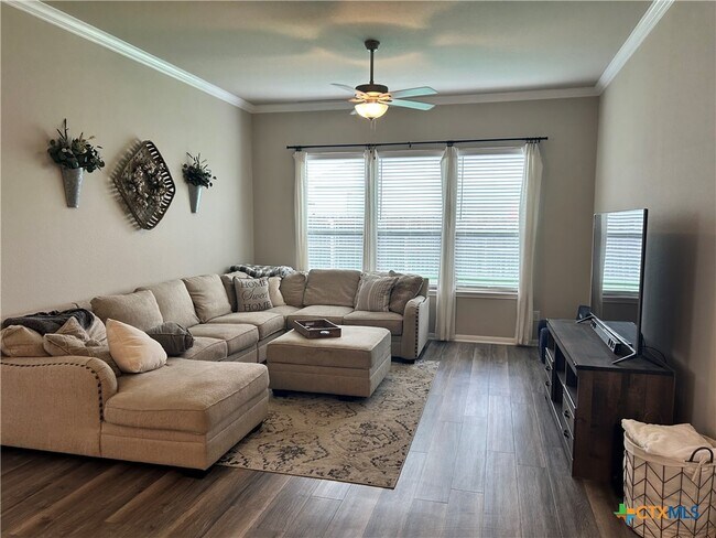 Foto del edificio - 7104 Birdsnest Wy