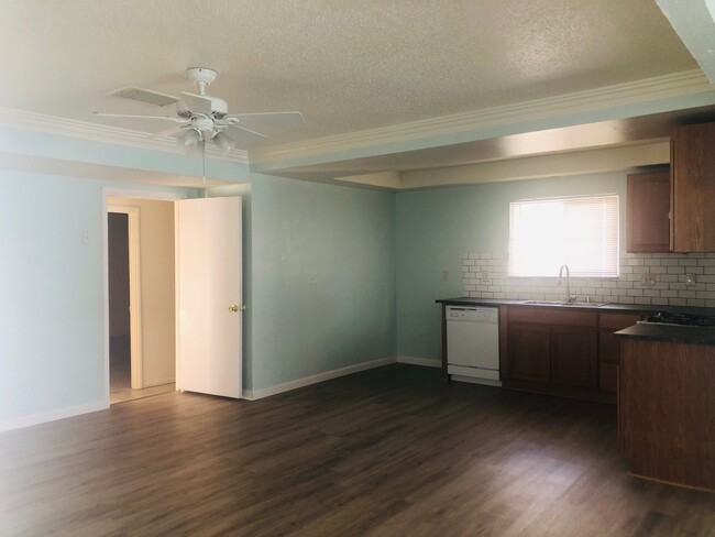 Building Photo - 3613 Casa Grande Ave