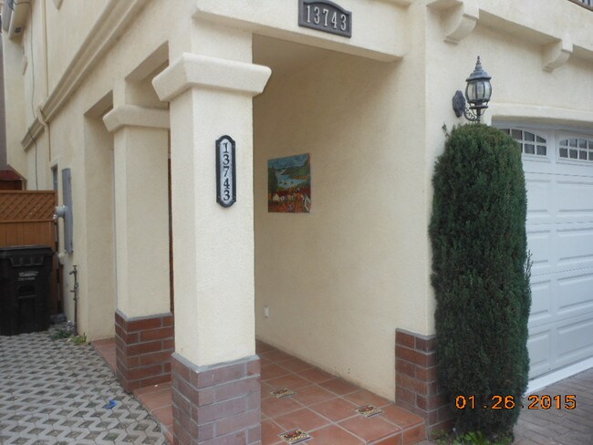Building Photo - 13743 Cordary Ave